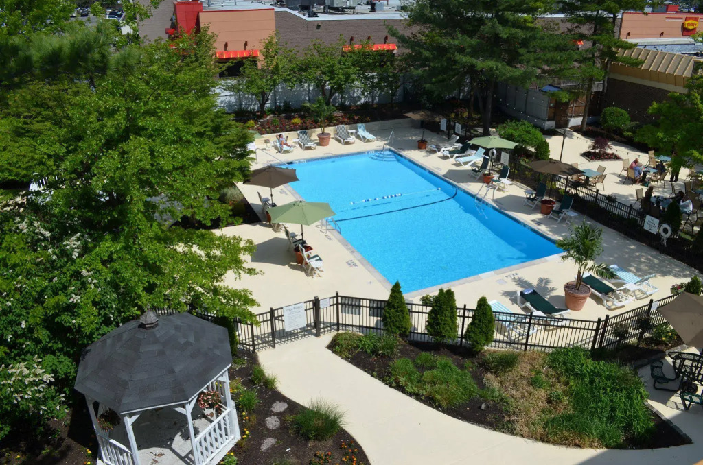 Holiday Inn Westbury-Long Island by IHG