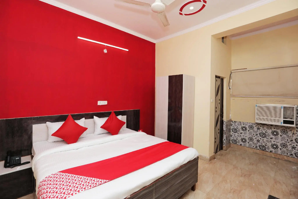 OYO 37246 New Hotel Swastik
