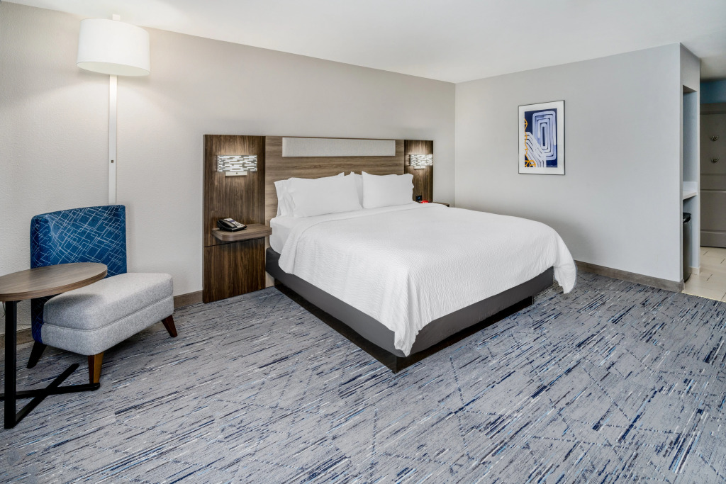 Holiday Inn Express & Suites Colorado Springs First & Main by IHG