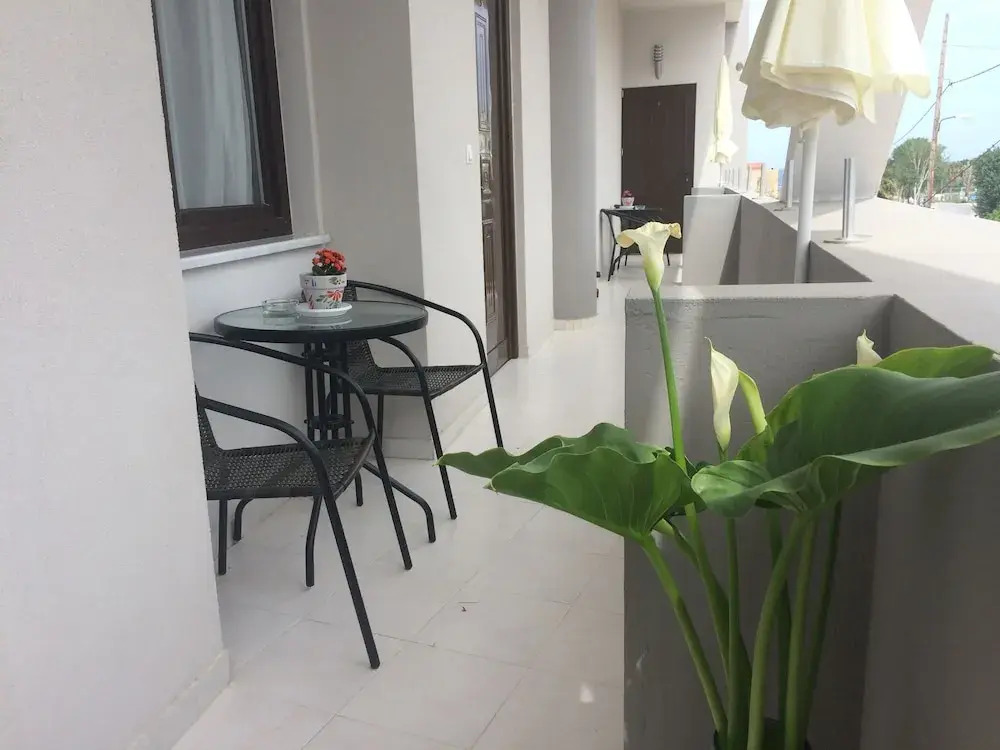 Posto studio 2 chania crete 100 m from the beach