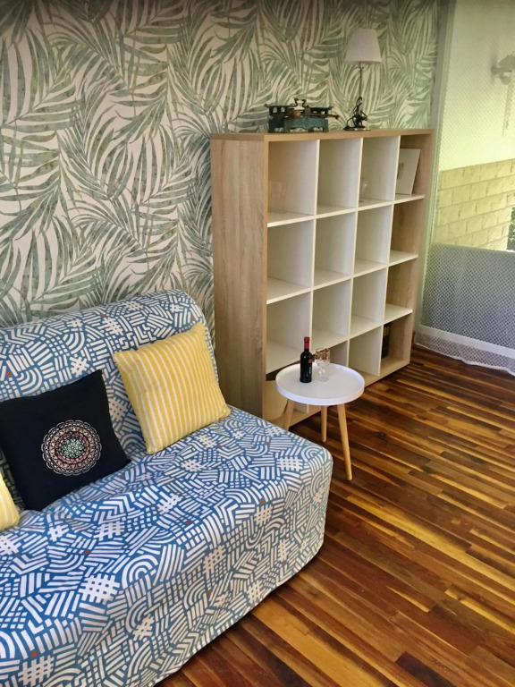 Romantic two bedroom apartment in the hills of Budapest with private parking