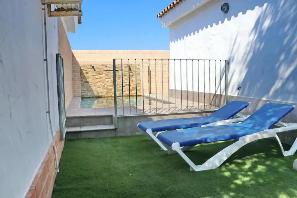Bungalow La Roa II con piscina compartida y privada