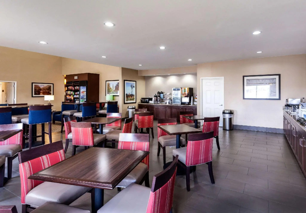Comfort Suites Lincoln North
