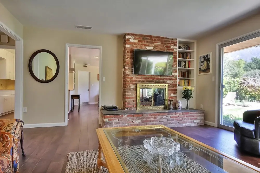 3BR 2BA Classic Montecito House Minutes to Butterfly Beach by RedAwnin
