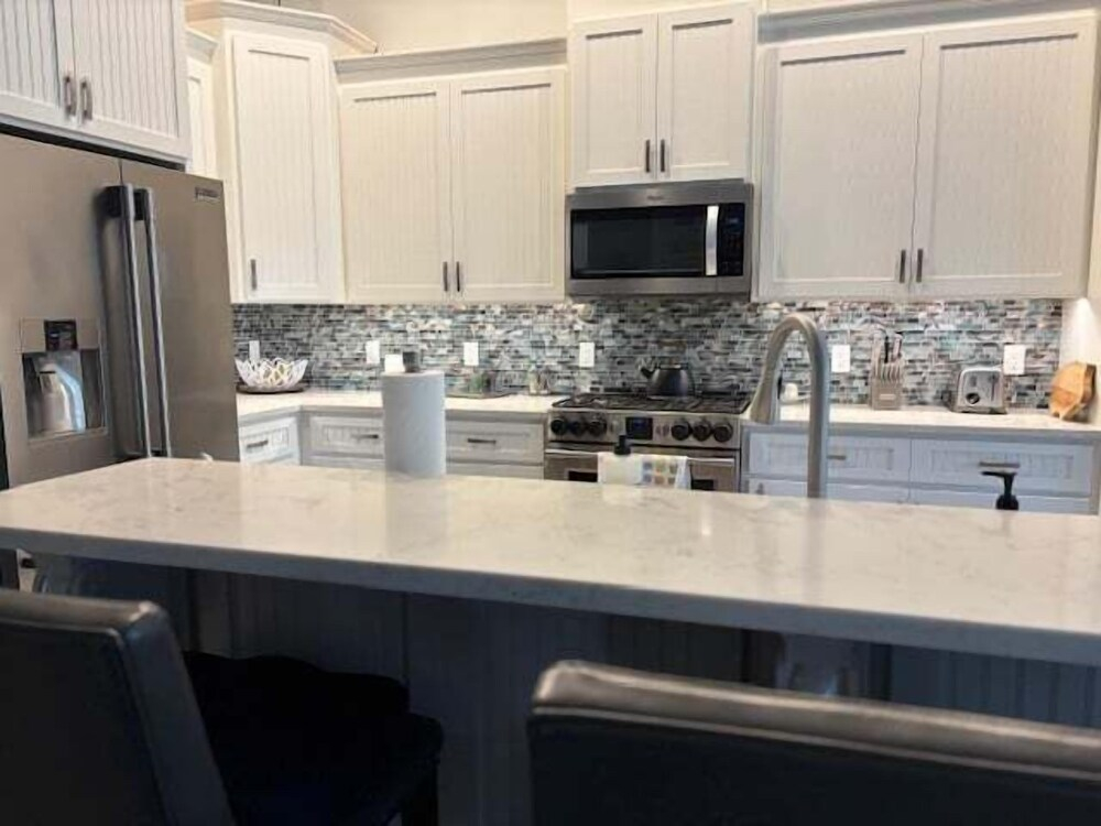 Golf Course-view Home Near Beaches With Deck, Porch, Grill, Streaming, W/d, & AC