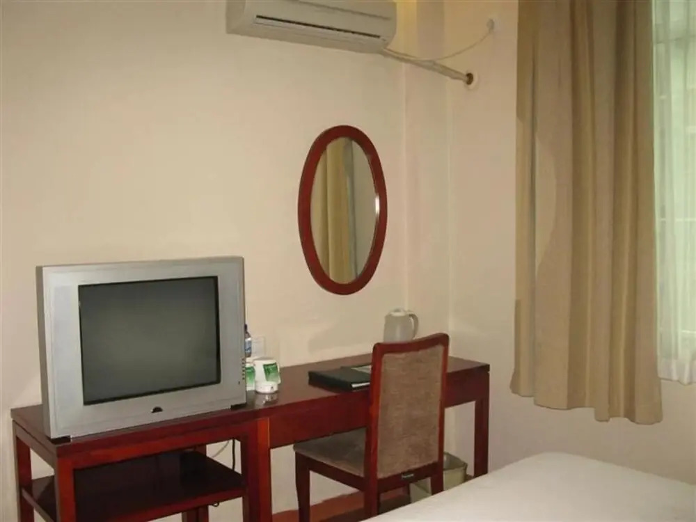 GreenTree Inn Chengdu Kuanzhai Alley RenMin Park Hotel