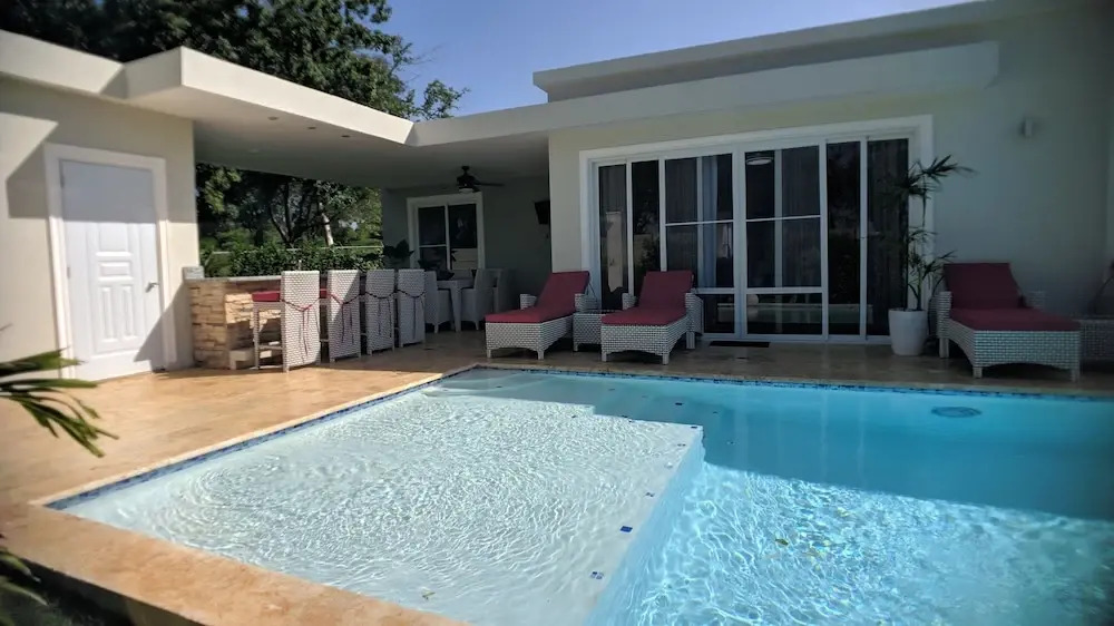 Modern & Private Tropical Villa in Gated Community Minutes From the Beach