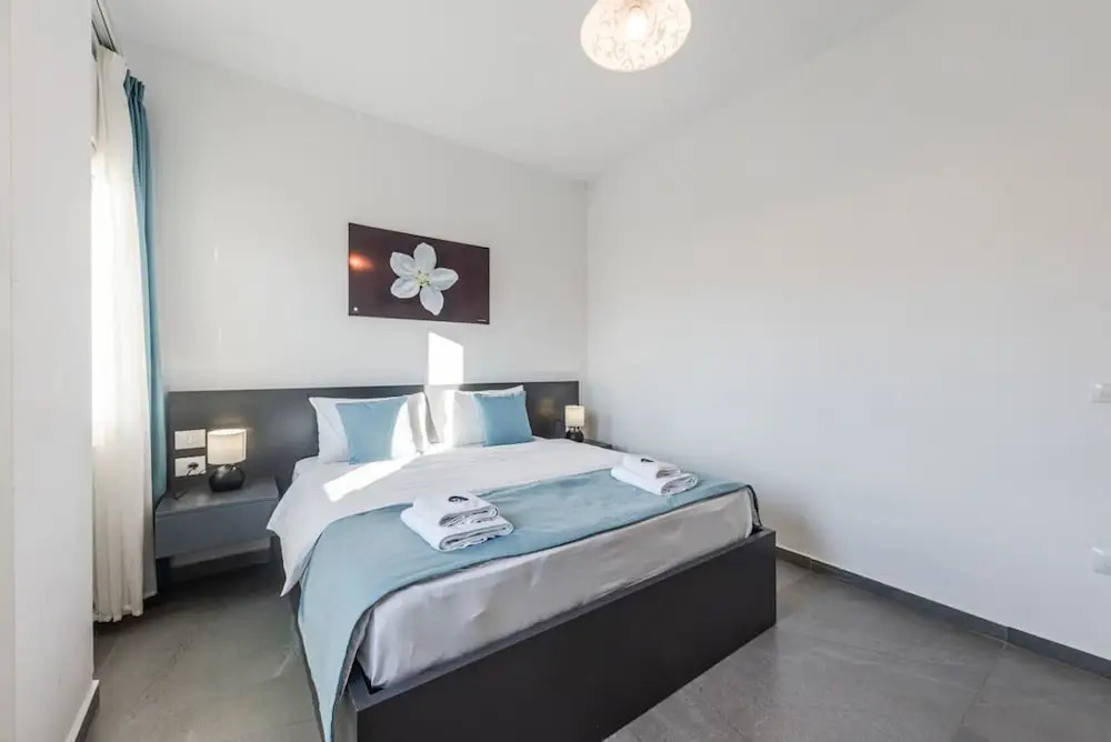 Expansive Apartment With Beach Access - Jasemin
