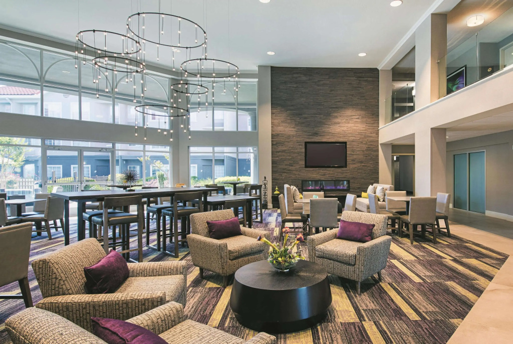 La Quinta Inn & Suites by Wyndham Austin Near The Domain