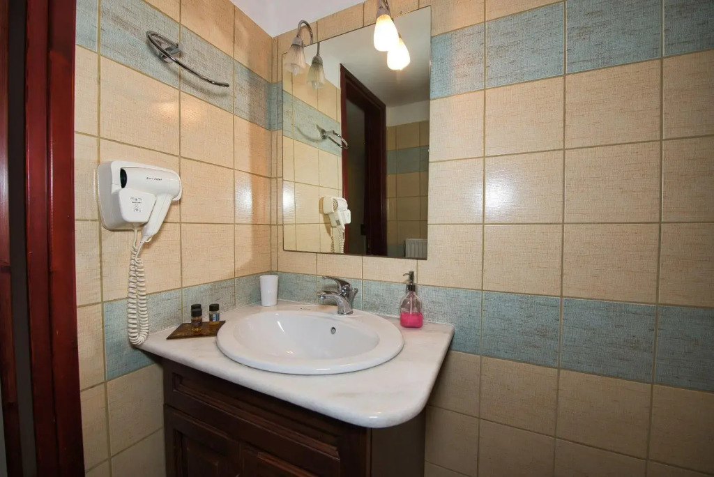 Anemoessa Traditional Village Hotel