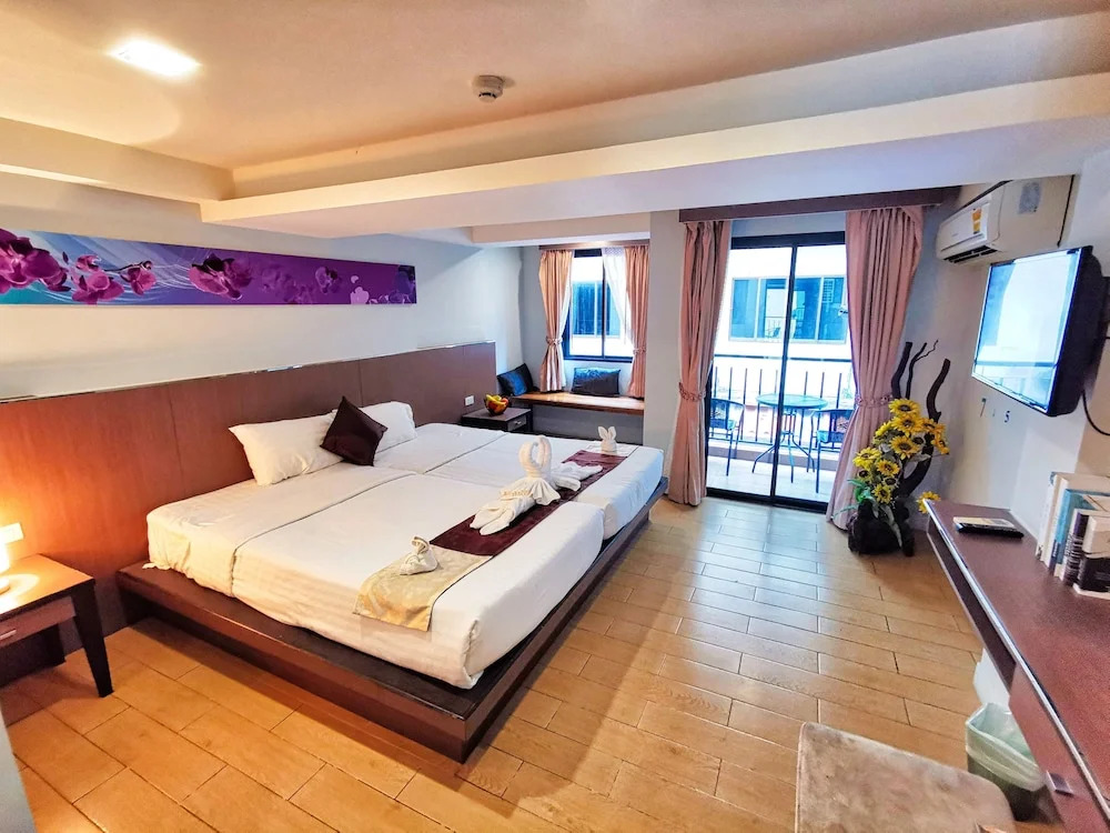 Scandia Beach Hotel - Soi 7 Best Location - 200m to Beach next to Food Market