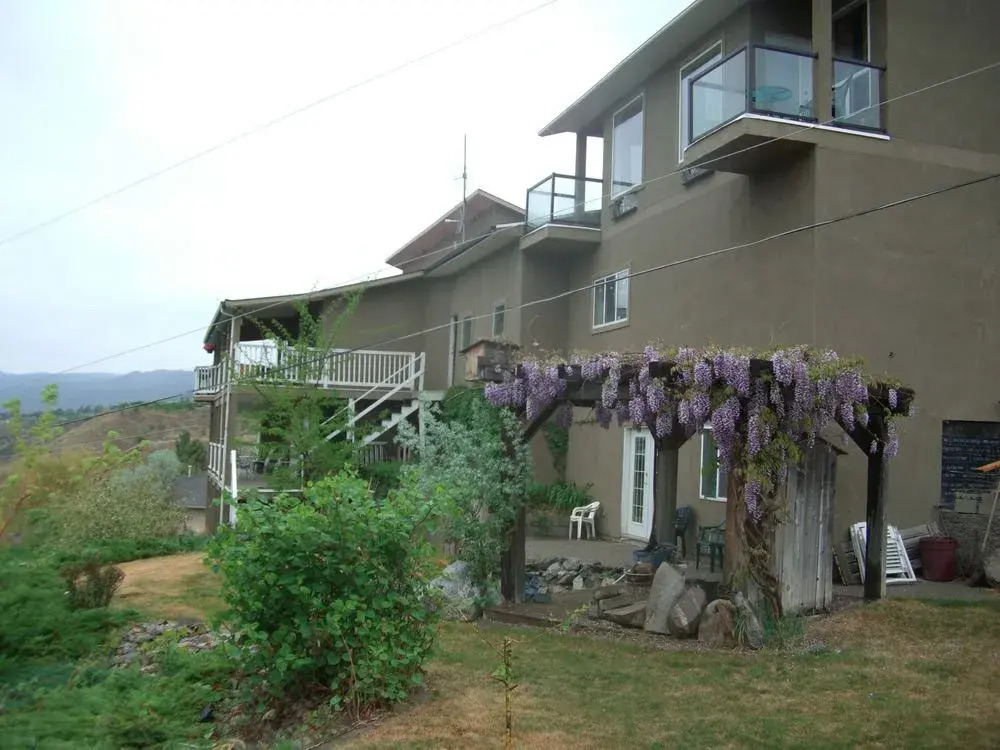 Above The Beach Guest Suites