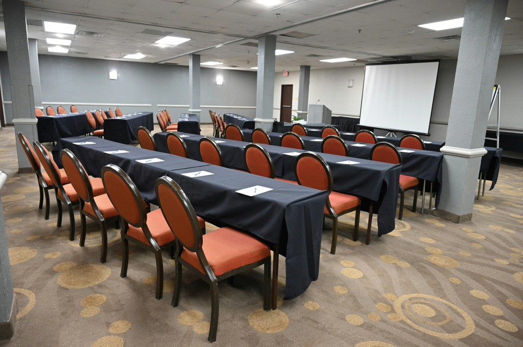 Atrium Hotel and Suites DFW Airport