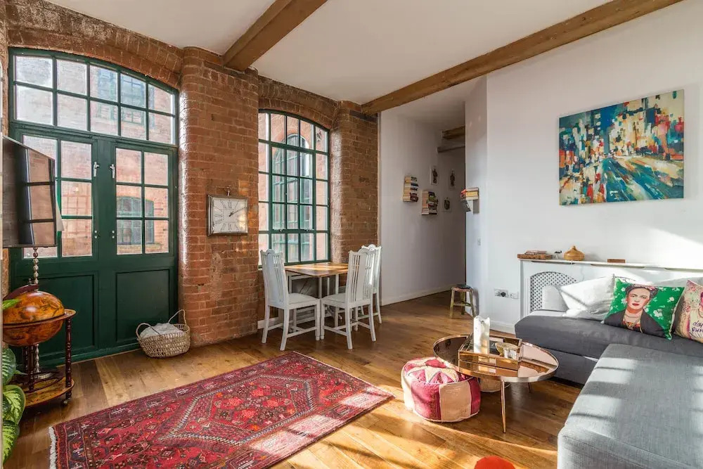 Apartment 86