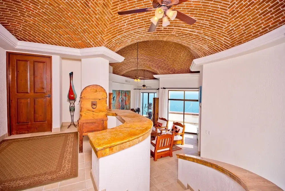 Amazing Oceanfront Villa Near Downtown: Villa Grande