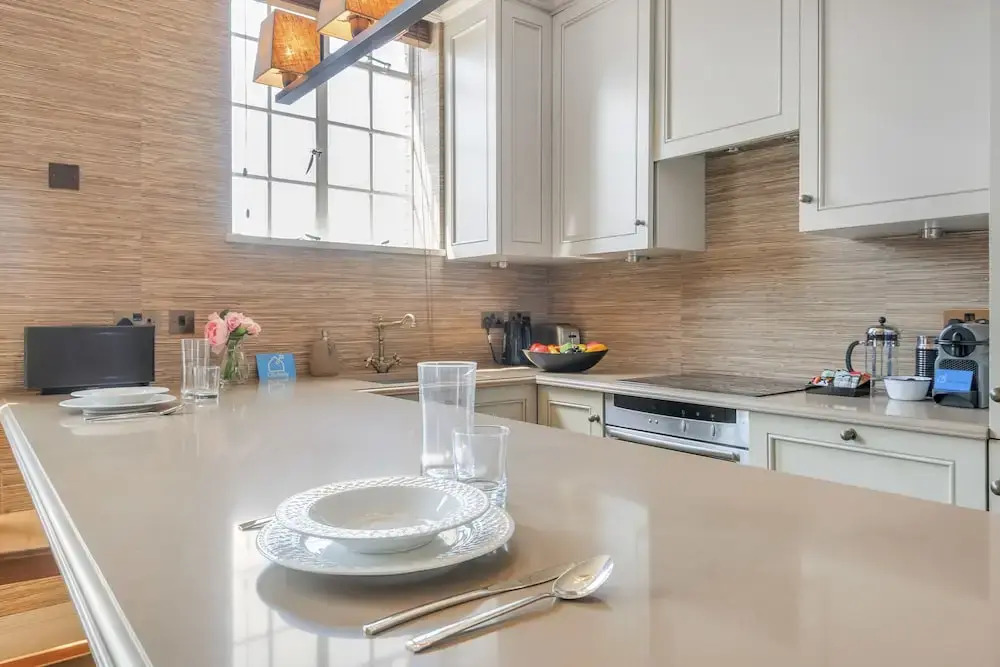 Stunning Chelsea Manor Gem - HBG