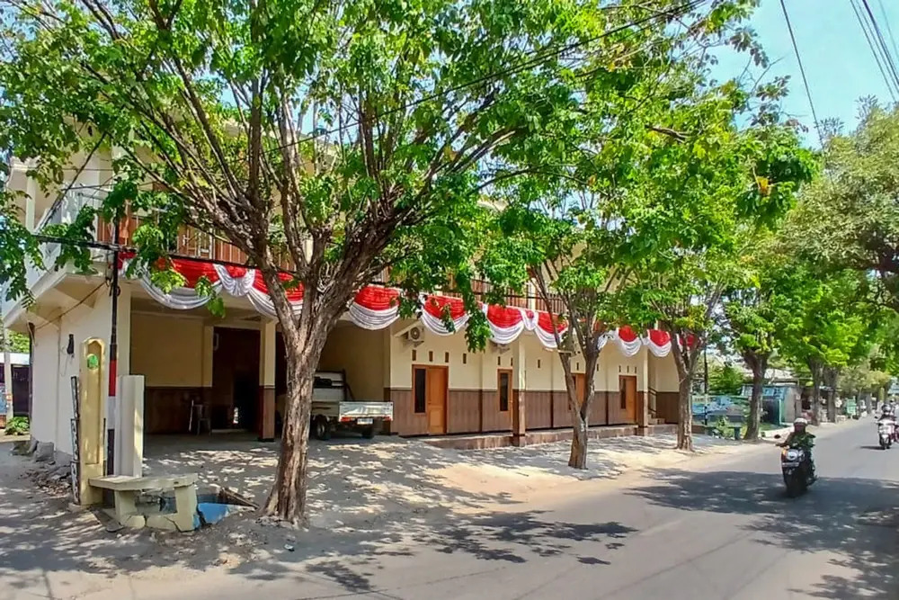 RedDoorz at Dien Homestay Syariah Alun-alun Pasuruan