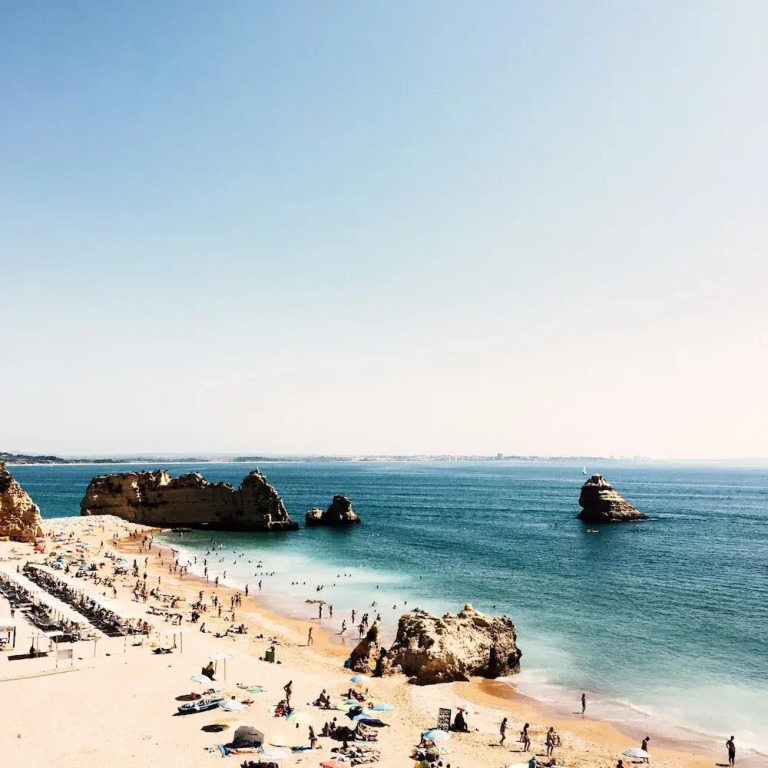 House With one Bedroom in Alvor, With Shared Pool, Furnished Terrace and Wifi Near the Beach