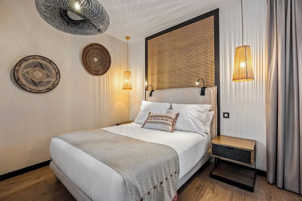 VILLTAK La Plaza Hotel