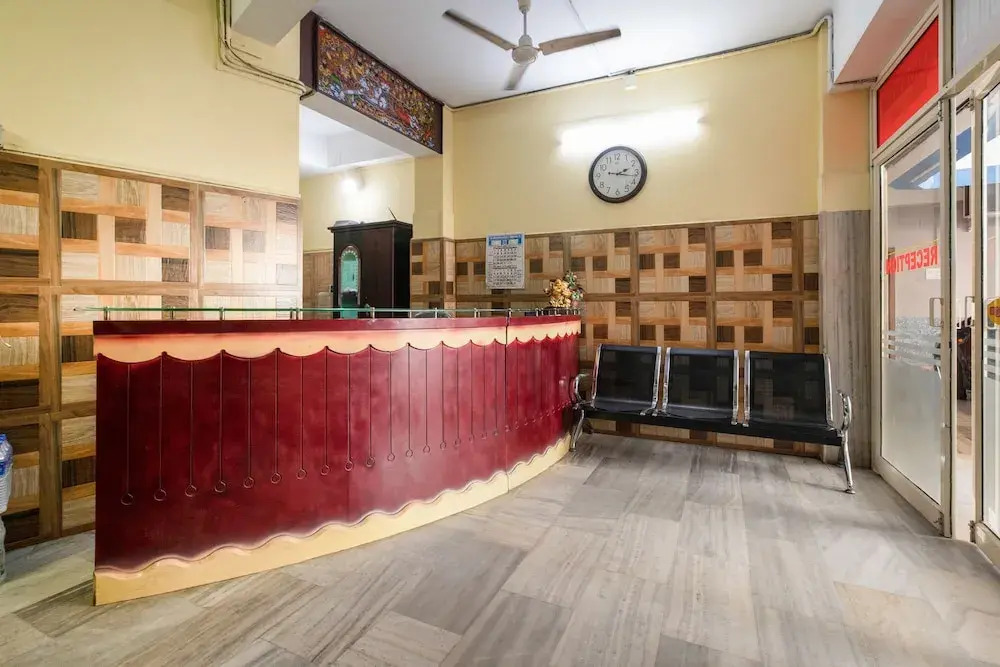 Spot On 49545 Sangamam Tourist Home