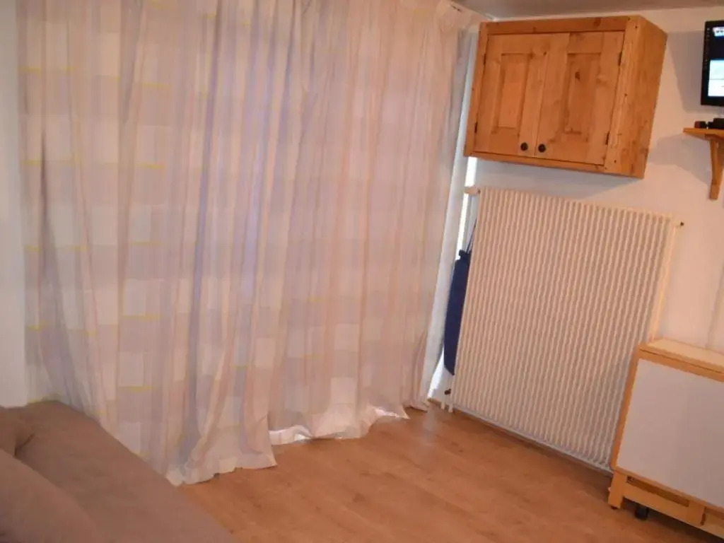 Appartement Les Menuires, 1 pièce, 2 personnes - FR-1-452-160