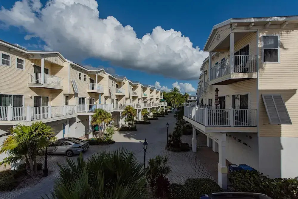 1417 Bermuda Bay Club 3 Bedroom Townhouse by RedAwning