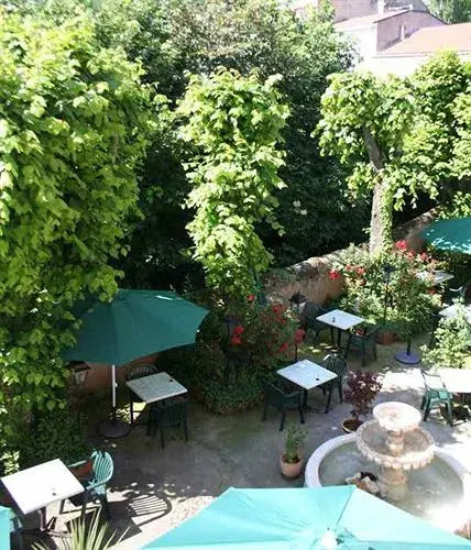 Logis La Caleche