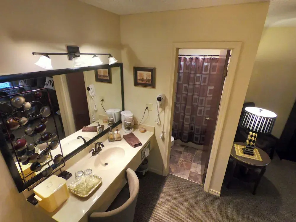 TradeWinds Lodging Bed and Breakfast