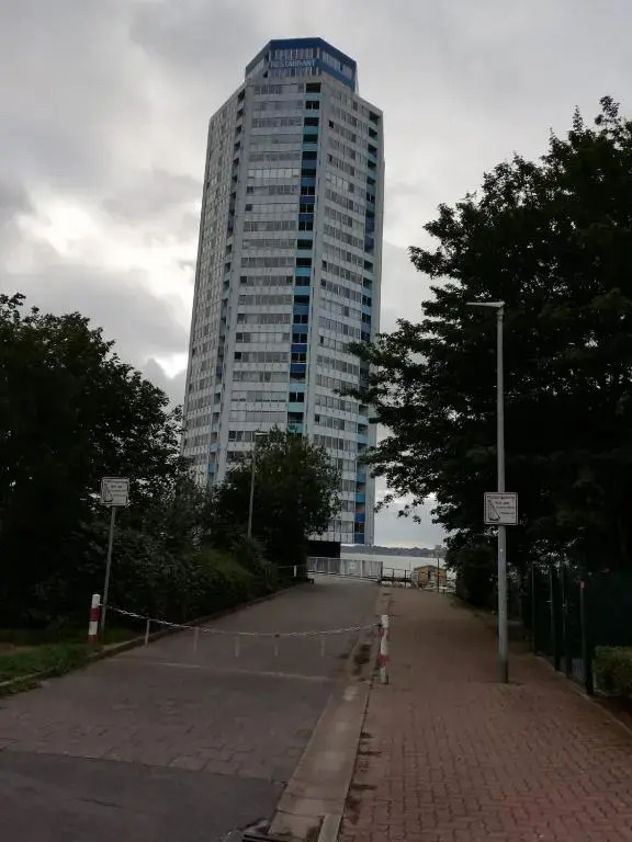 Apartment 6, OG 3