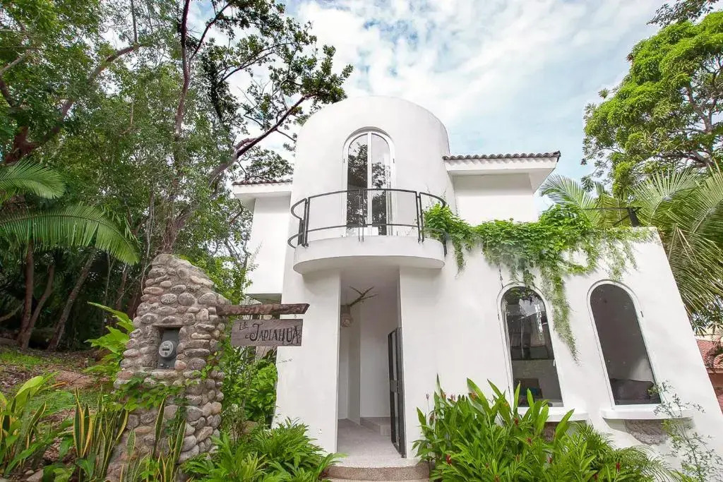 Pool House at Casa La Japiahua