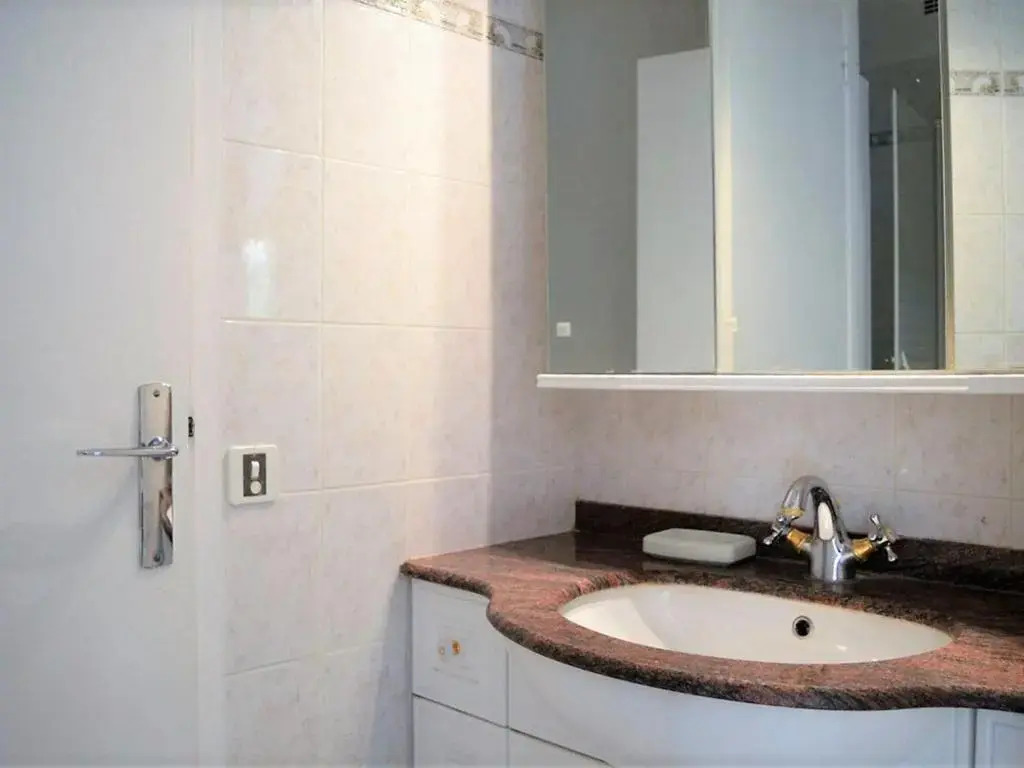 Appartement Le Lavandou, 1 pièce, 3 personnes - FR-1-251-167