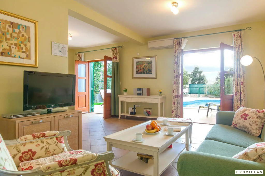 Mare III in Hvar with 4 bedrooms and 1 bathrooms