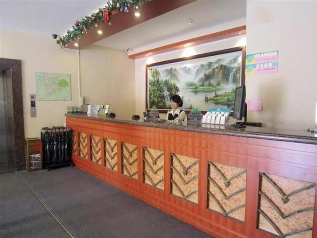 GreenTree Inn Nanjing ZhonGYAnGMEn Railway Station Express Hotel