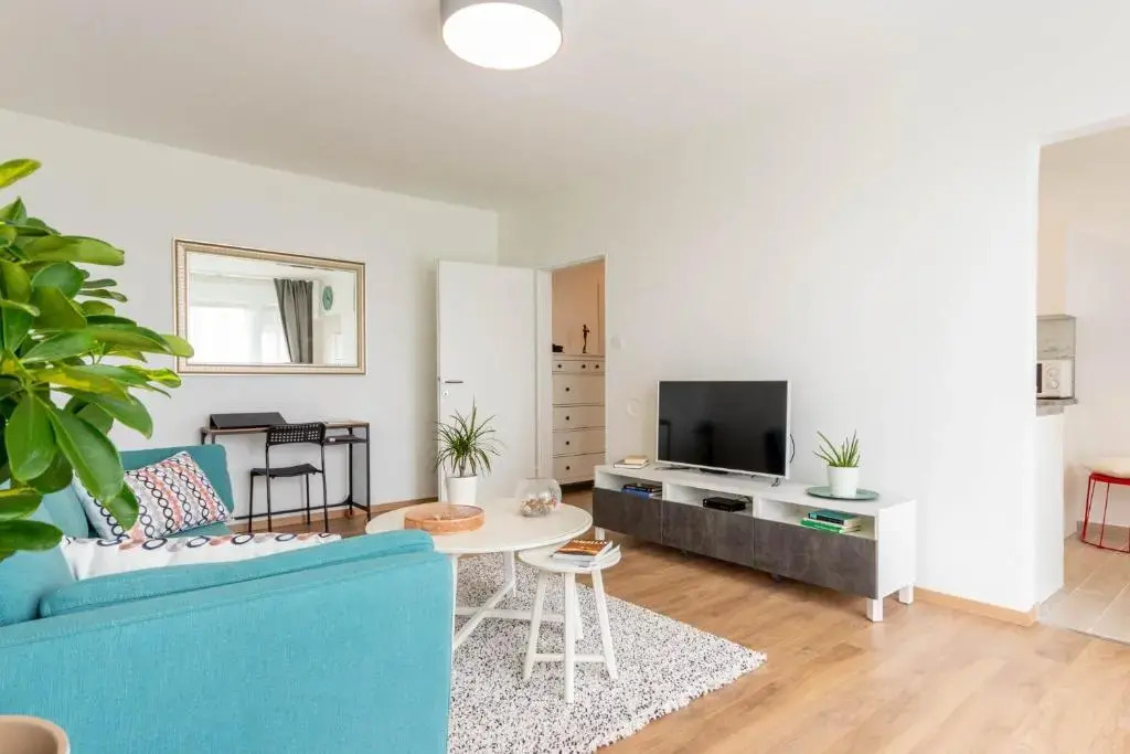 Hendrix Bridge Apartment 2
