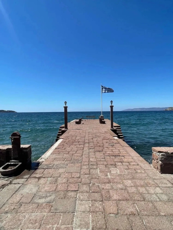 Glykofilousa Luxury House 50m to the Beach- Lesvos