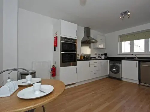 6 Jubilee Close
