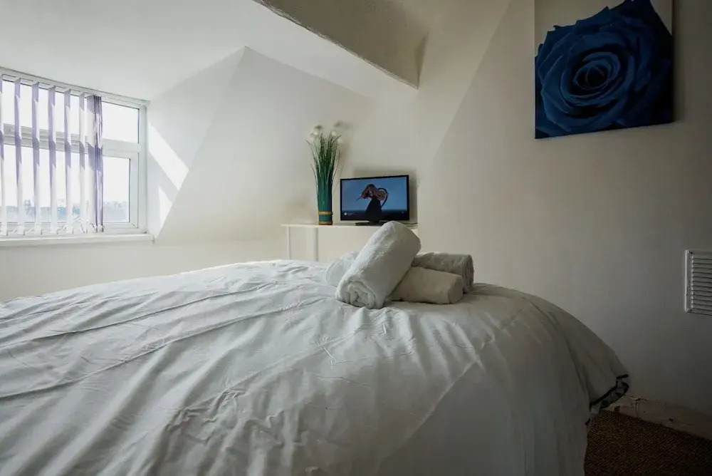 WoodHus Lodge Lovely Specious Room 5