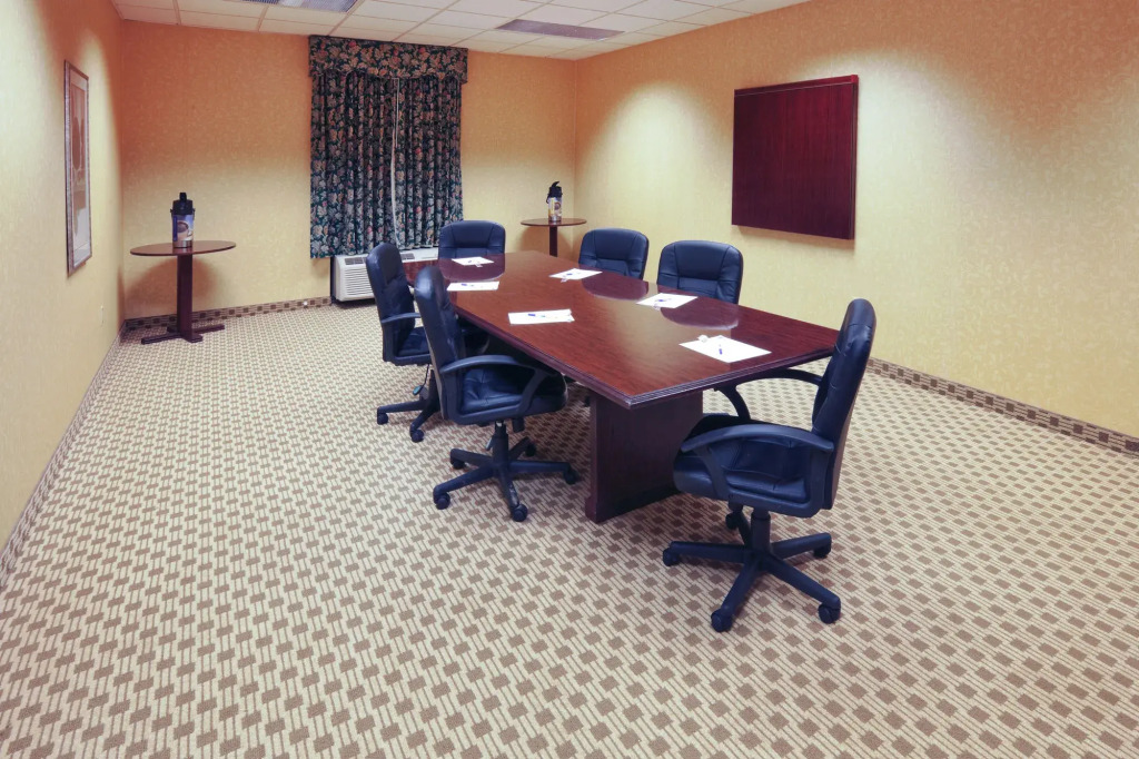 Holiday Inn Express & Suites Lebanon by IHG