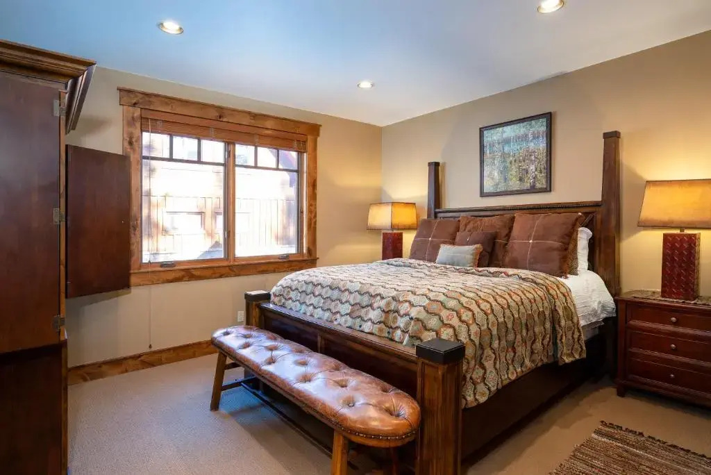 Luxury 4BD Located at Old Greenwood