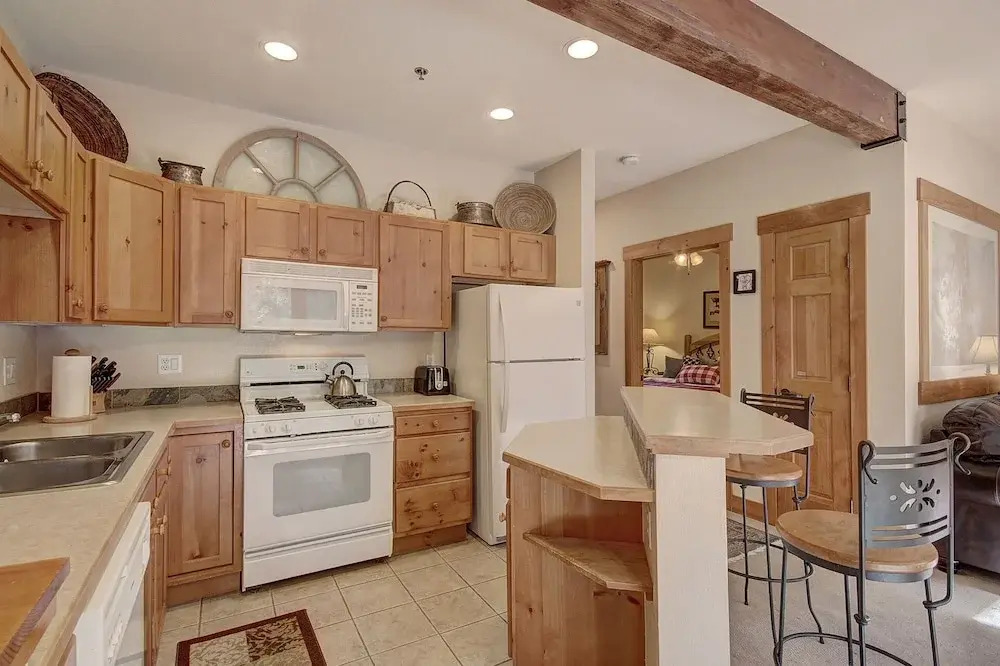 8775 Trappers Crossing - 1 Br Condo