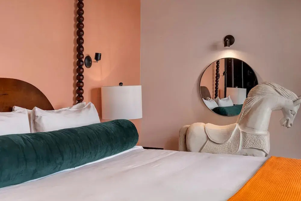 Casa Vista 6BR Villa, 16p Jacuzzi Pool, Staff & Breakfast