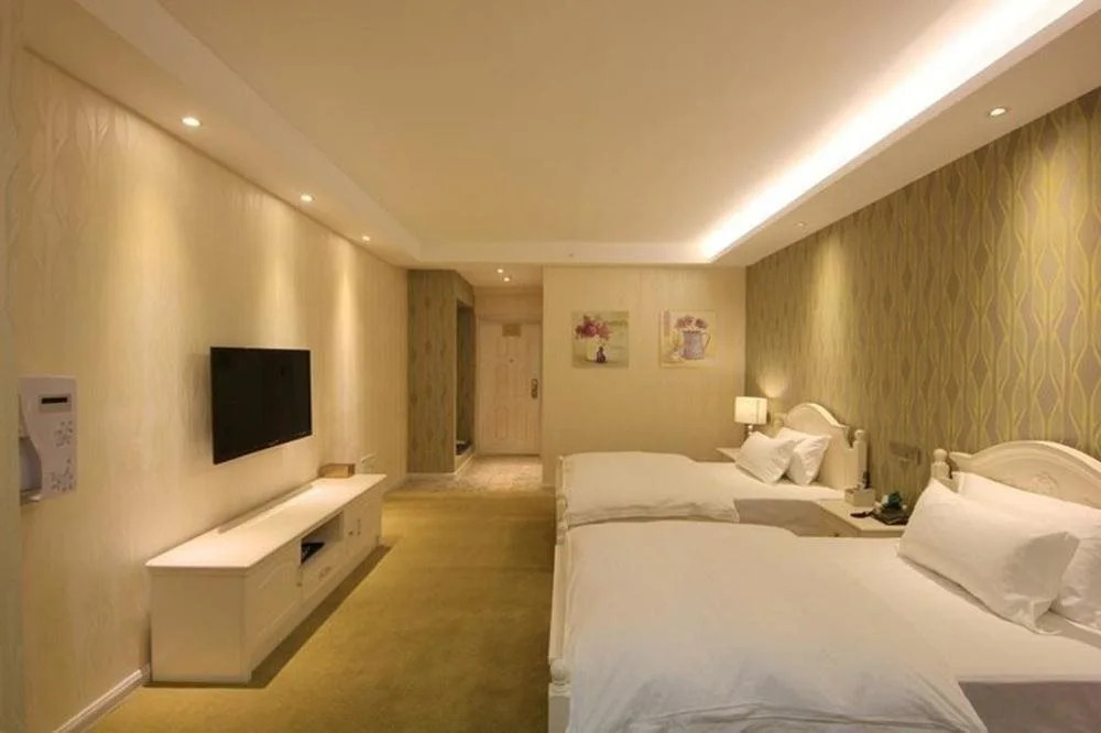 YOUANDME Smart Homestay (Longmen High-speed Railway Station Baolong Plaza)