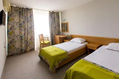 Hotel Briz 2