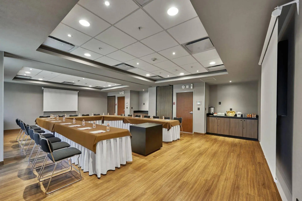 City Express Suites by Marriott Queretaro