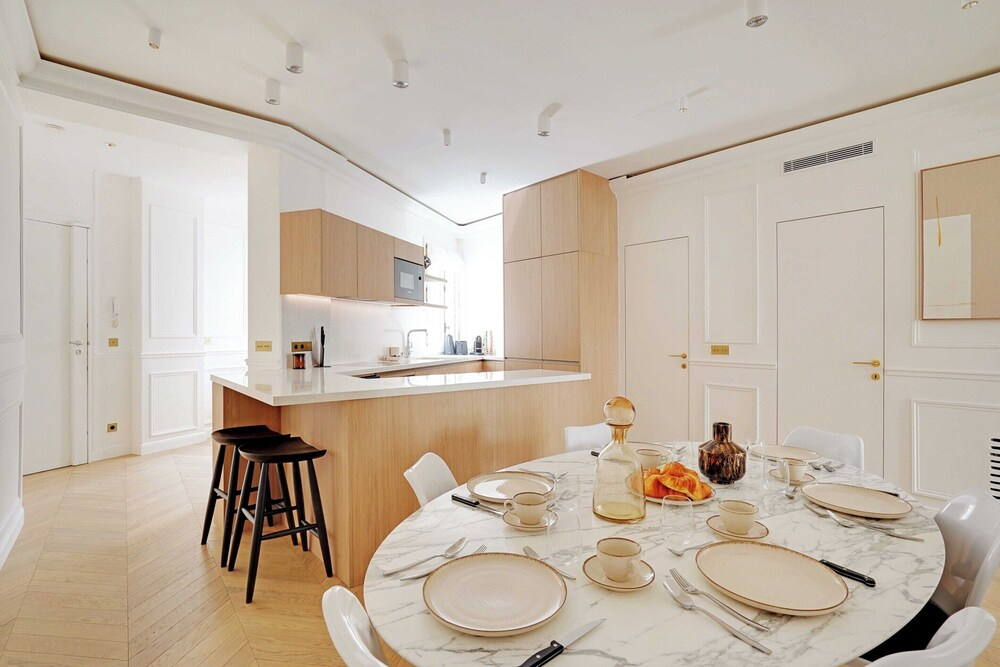 Elegant A/C Apt 2br/6p - Paris 17th/monceau