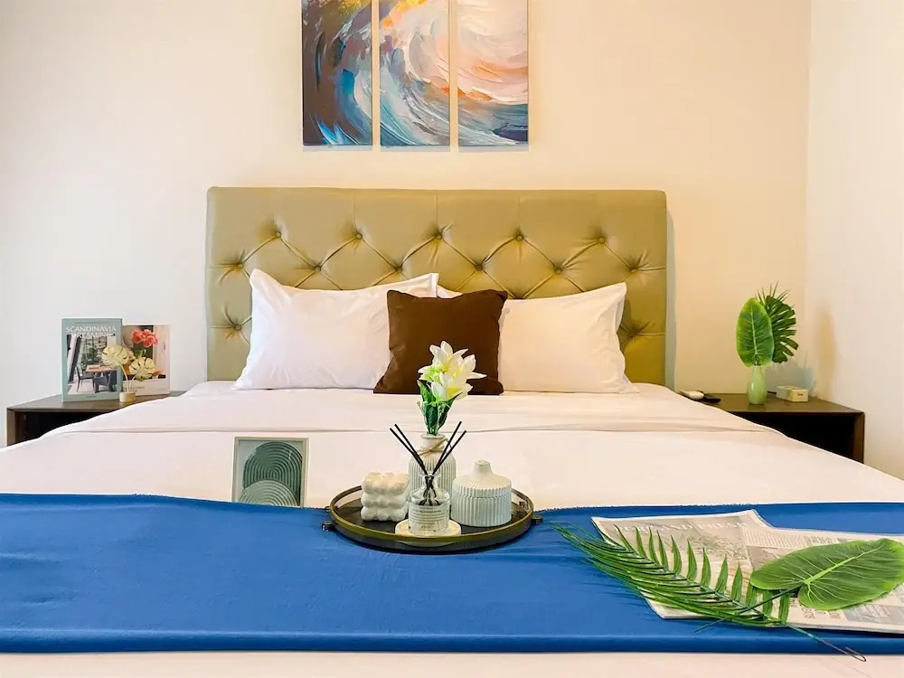 Best View and Comfy Studio at Gold Coast Apartment