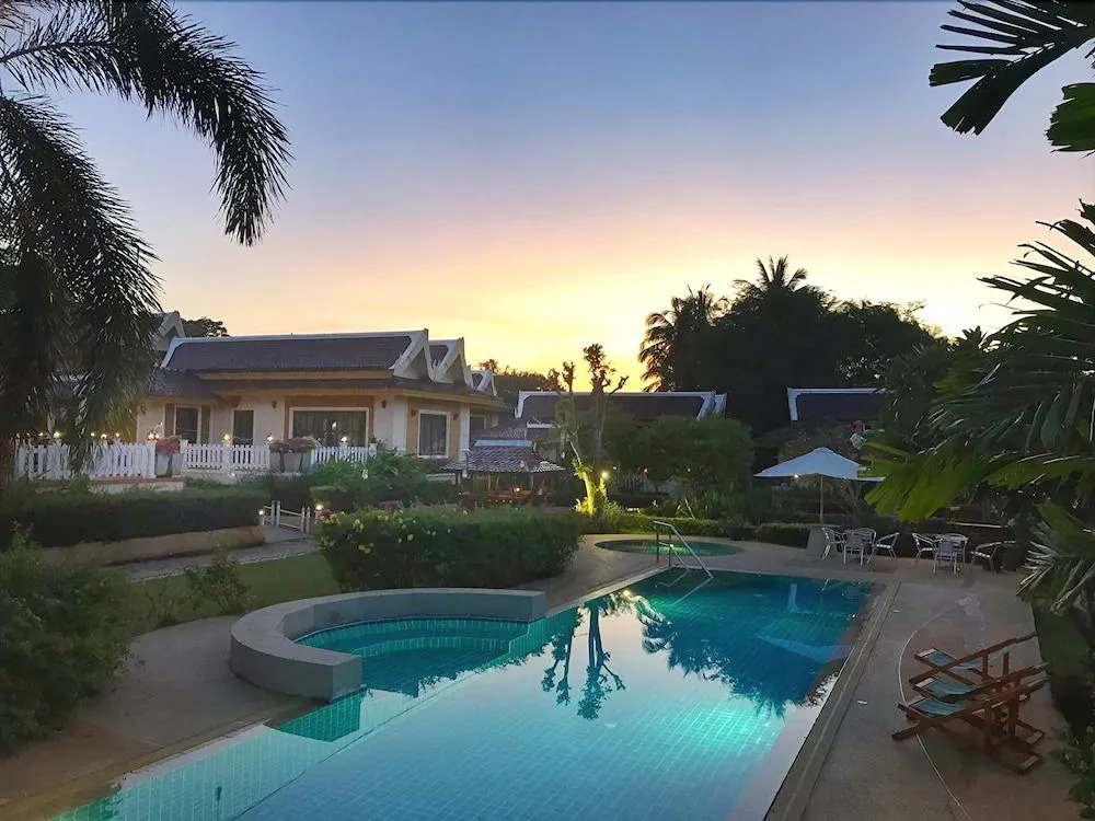 Khao Tao lake and beach villas Hua Hin