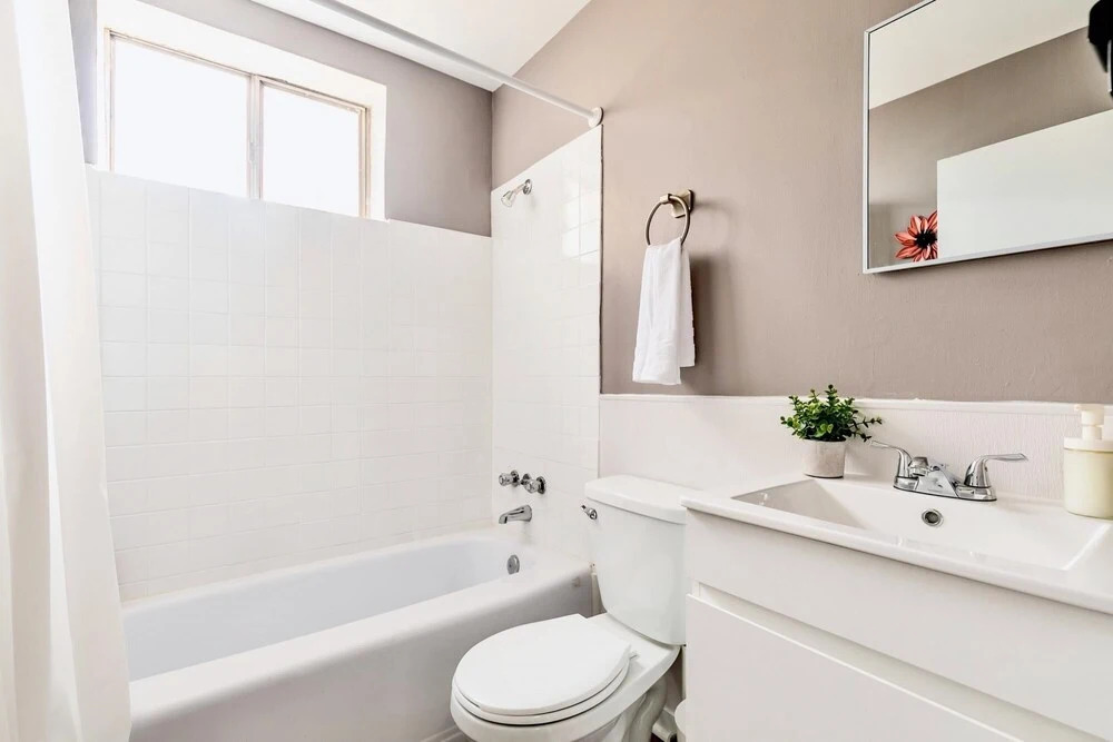 Cozy 1 King BR Apt w Netflix - Prime Location
