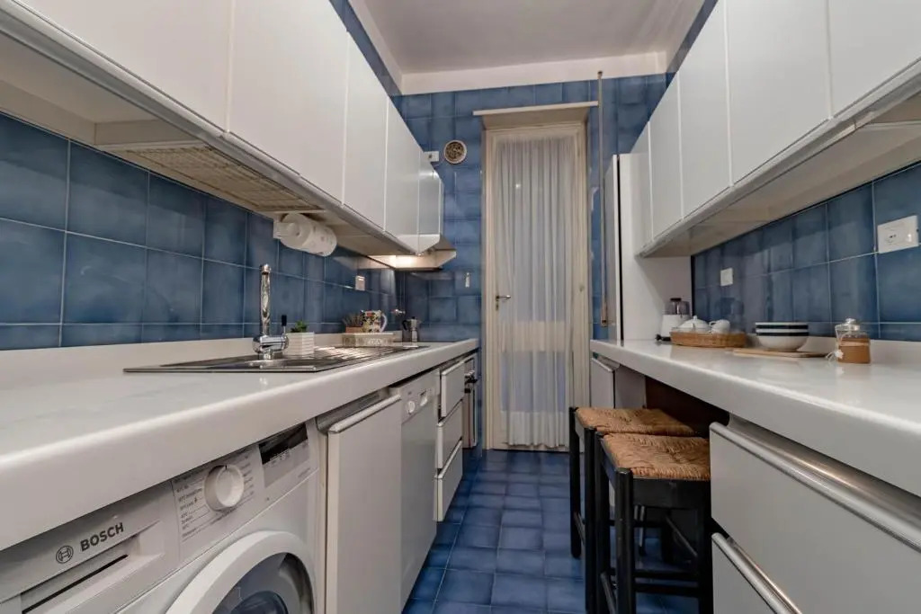 H11 [Sanremo Vista Mare] - Elegante