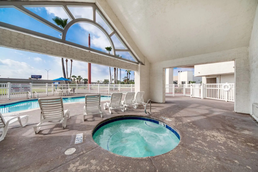 Motel 6-Brownsville, TX North